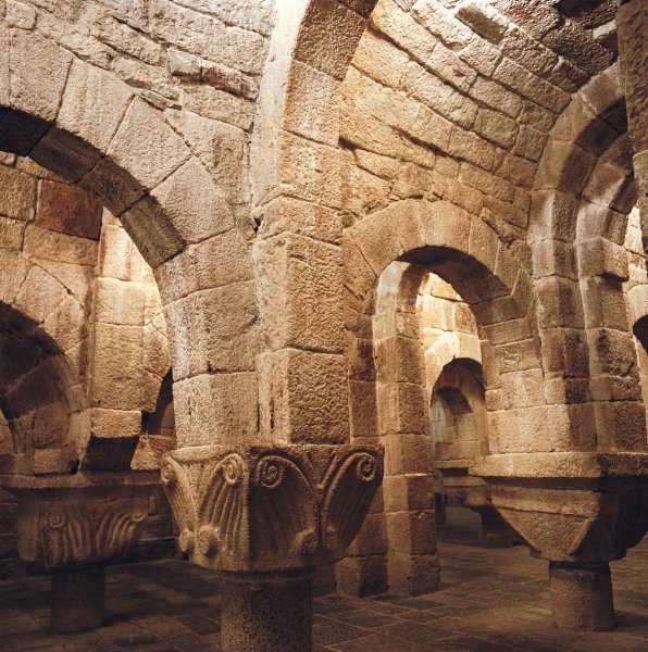 Turismo por Navarra: Cripta de Leire. Fotografía cedida por el Archivo de Turismo Reyno de Navarra