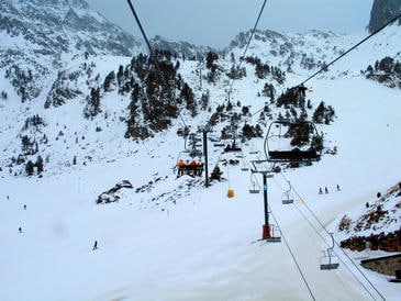 El-cambio-climatico-podria-provocar-perdidas-millonarias-en-las-estaciones-de-esqui-del-Pirineo_image365_