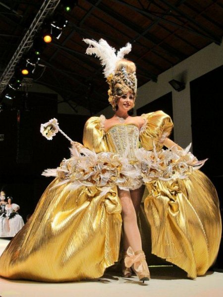 Las cortesanas, habituales de las monarquías europeas... Un estilo que nunca pasa de moda. Foto: El coleccionista de instantes