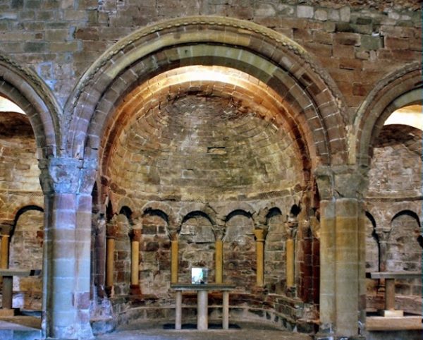 Altar. Monasterio viejo de San Juan de la Peña. Foto Eugenio Mateo