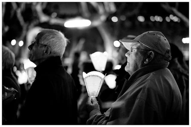 Rezando en Lourdes. Foto: loic490 