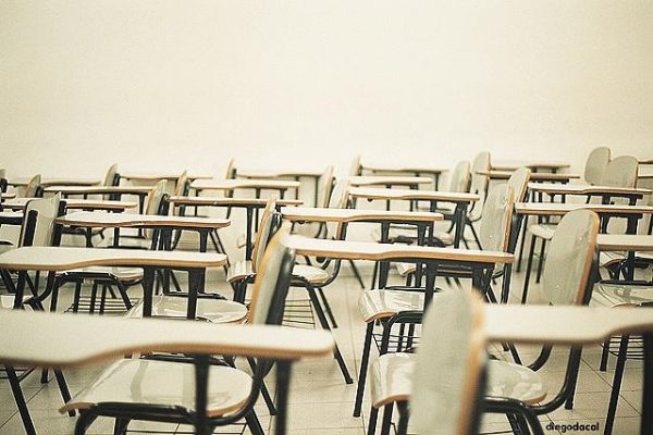 aula clase colegio sillas
