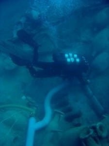 Una submarina sondea el pecio Bou Ferrer, donde se observan alineados algunos lingotes. / De Juan-D. G. de Cultura de la Generalitat Valenciana