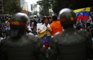 Venezuela reprimida lucha por la esperanza de su tricolor