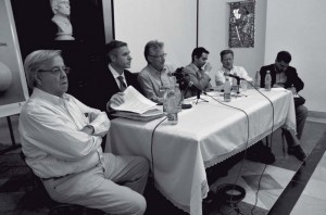 De izquierda a derecha, Carlos Alzugaray, Arturo López-Levy, Vegard Bye, Pável Vidal, Phil Peters y Julio César Guanche.