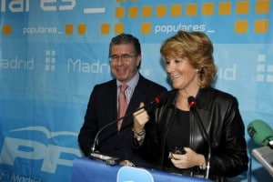 Paco Granados y Esperanza Aguirre. Foto: PP Madrid