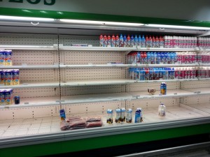 Escasez.venezuela.leche.3.2014