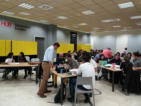 Taller con emprendedores en HUB Emprende