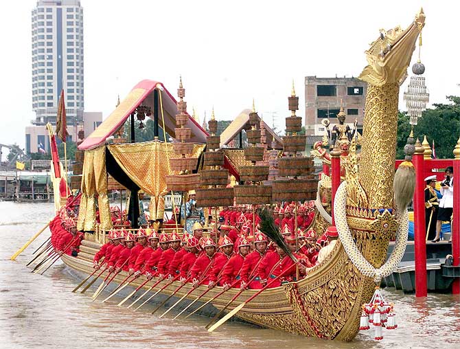 barca-suphannahongse-del-rey-de-tailandia