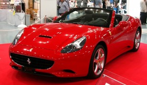 coche lujo Ferrari rojo
