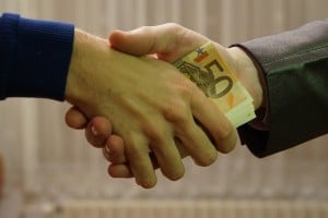 dinero manos